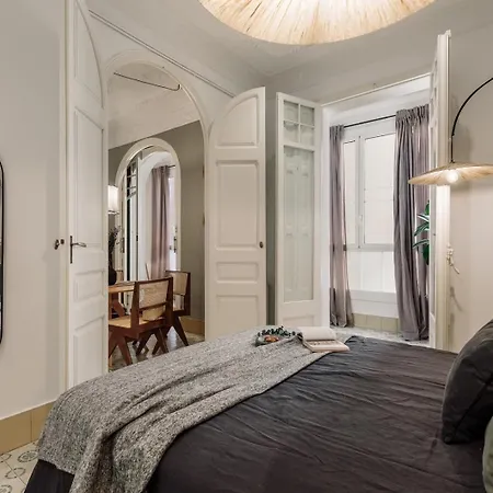 Uru - 2 Bedrooms And Balcony In De Gracia Barcelona