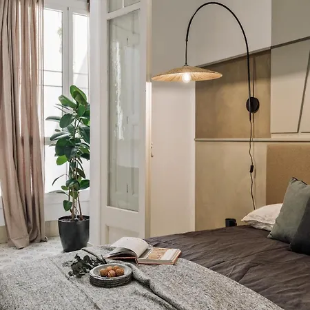 Uru - 2 Bedrooms And Balcony In De Gracia Barcelona