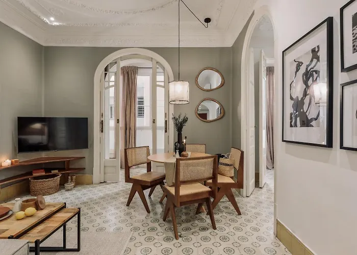 Uru - 2 Bedrooms And Balcony In De Gracia *