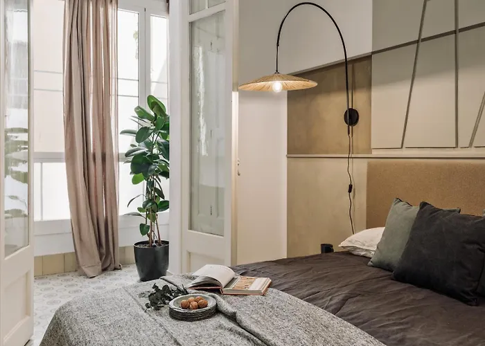 Uru - 2 Bedrooms And Balcony In De Gracia Barcellona